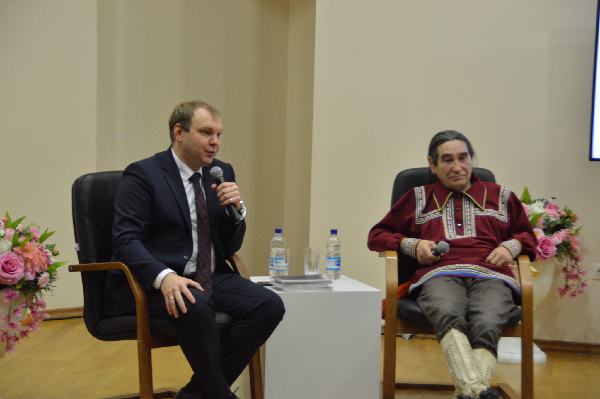 Презентация научно-методических изданий по нематериальному культурному наследию народов Югры «К истокам народных традиций»