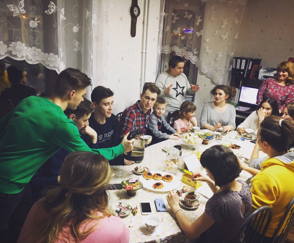 Спектакль «Я и мир» показали в Центре помощи детям «Радуга» Ханты-Мансийска