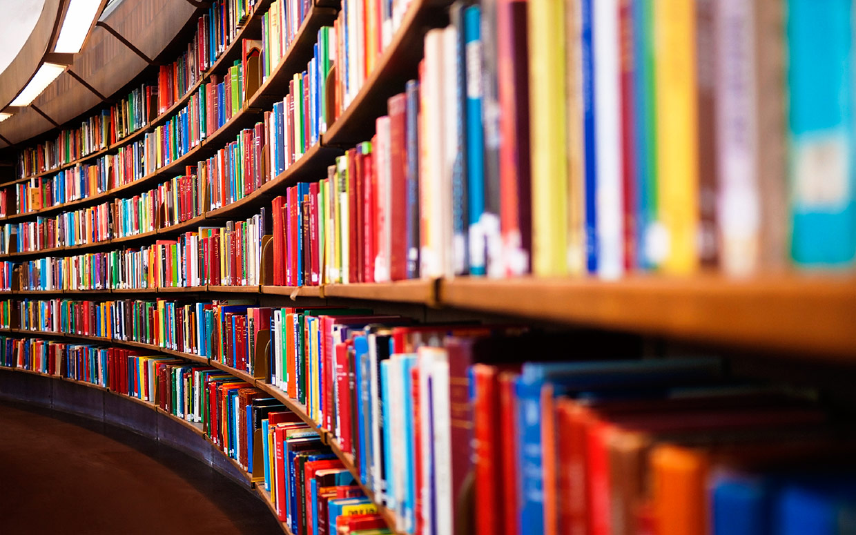 Рассказать о своей любимой книге приглашает библиотека Югры 