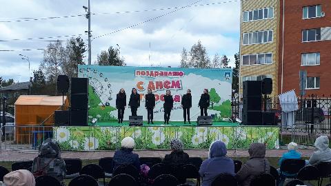 «Смола» и «Млада» выступили на 56-летии Советского 