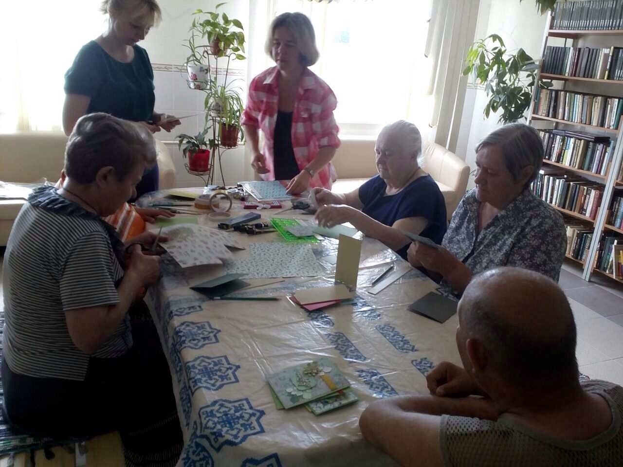 Специалист Окружного Дома народного творчества провела мастер-класс в поселке Шапша 