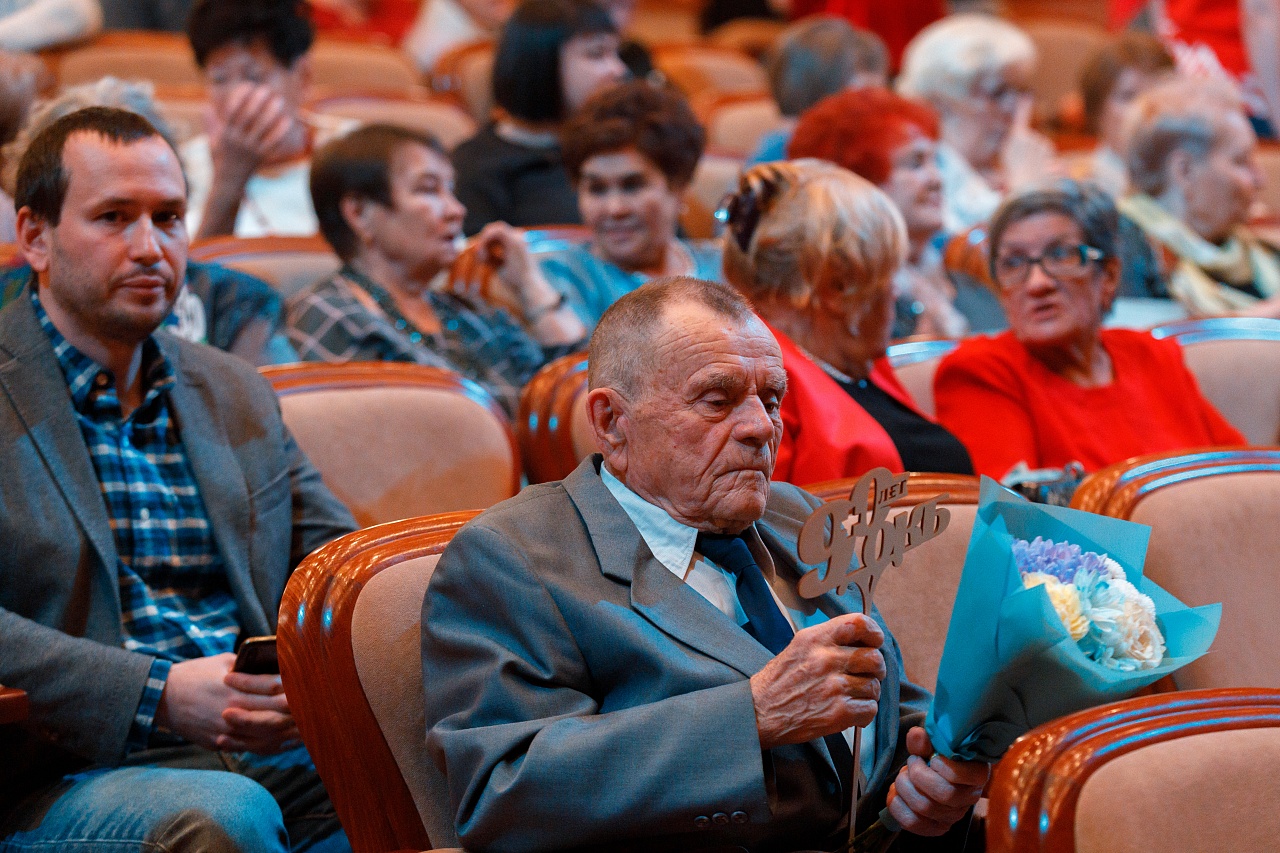 В  «Югра-Классик» состоялся торжественный концерт,  посвященный 90-летияю со Дня образования бюджетного учреждения Окружной клинической больницы.