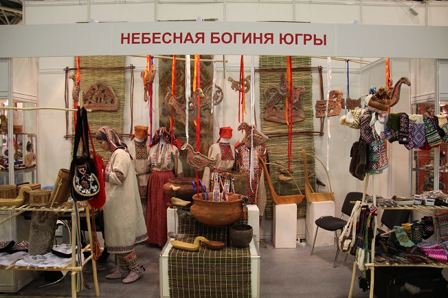 У Центра ремёсел Ханты-Мансийска – лучшее оформление экспозиции на выставке «ЛАДЬЯ. Зимняя сказка – 2017» в Москве