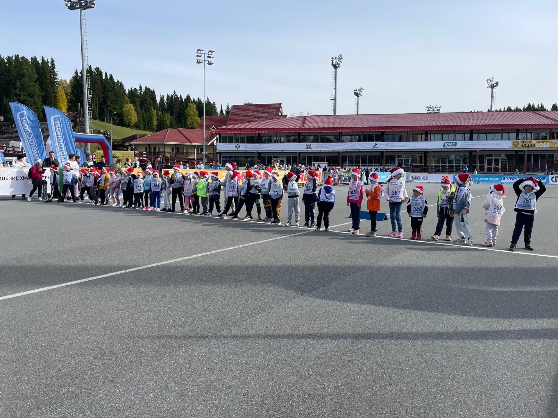 Первоклашки Ханты-Мансийска дали старт марафону новогодних событий на «Кроссе Наций»