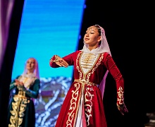 «Возьмемся за руки, друзья»