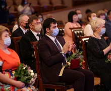 Вручение наград к 90-летию Югры