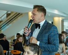 Торжественная церемония вручения медалей лучшим выпускникам Югры