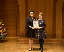 Лучших работников культуры Югры отметили почетными грамотами и благодарностями 