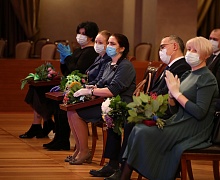 Вручение наград к 90-летию Югры