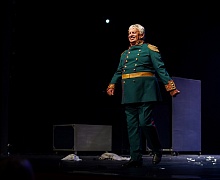 Спектакль «Шинель» 