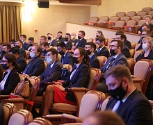 Торжественная церемония закрытия ХХ юбилейной конференции молодых специалистов, работающих в организациях, осуществляющих деятельность, связанную с использованием участков недр на территории Югры. 