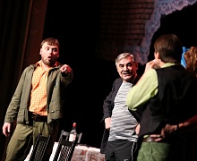 Спектакль «Как родители дочке жениха выбирали» 