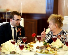 Кирилл Минулин и Андрей Зибарев поздравили ветеранов с наступающим праздником