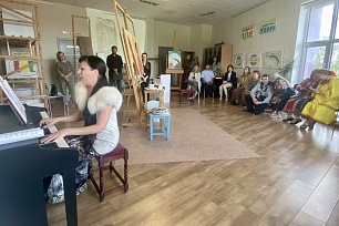 Выставка Ювану Шесталову посвящается