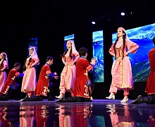Гала-концерт «Возьмемся за руки, друзья»