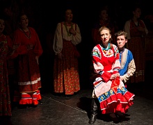 И стали зимушку провожать да Масленицу прославлять