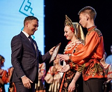«Возьмемся за руки, друзья»