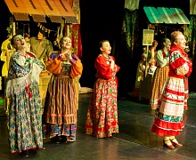 И стали зимушку провожать да Масленицу прославлять