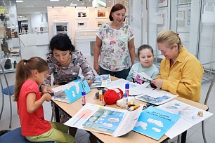 Инструменты и приборы, с помощью которых прогнозируется погода, выставлены в Музее геологии, нефти и газа