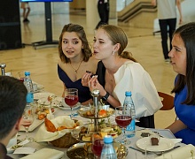 Торжественная церемония вручения медалей лучшим выпускникам Югры