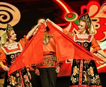 «Возьмемся за руки, друзья»