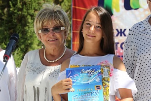 Югорчане вернулись с победой с конкурса «Песенка года» 