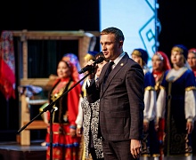 «Возьмемся за руки, друзья»