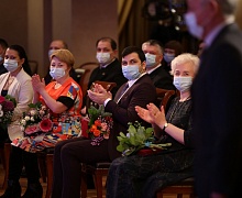 Вручение наград к 90-летию Югры